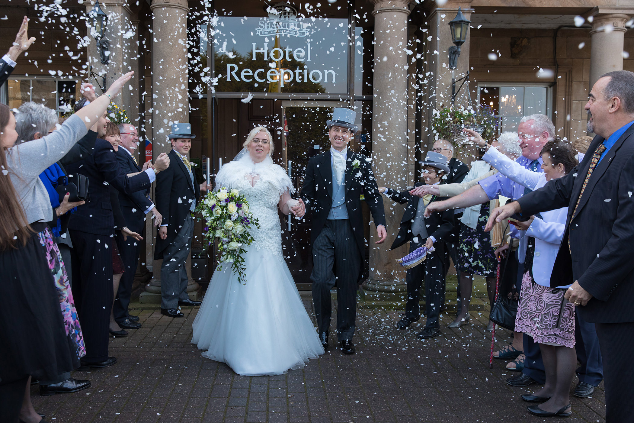 the confetti throwing