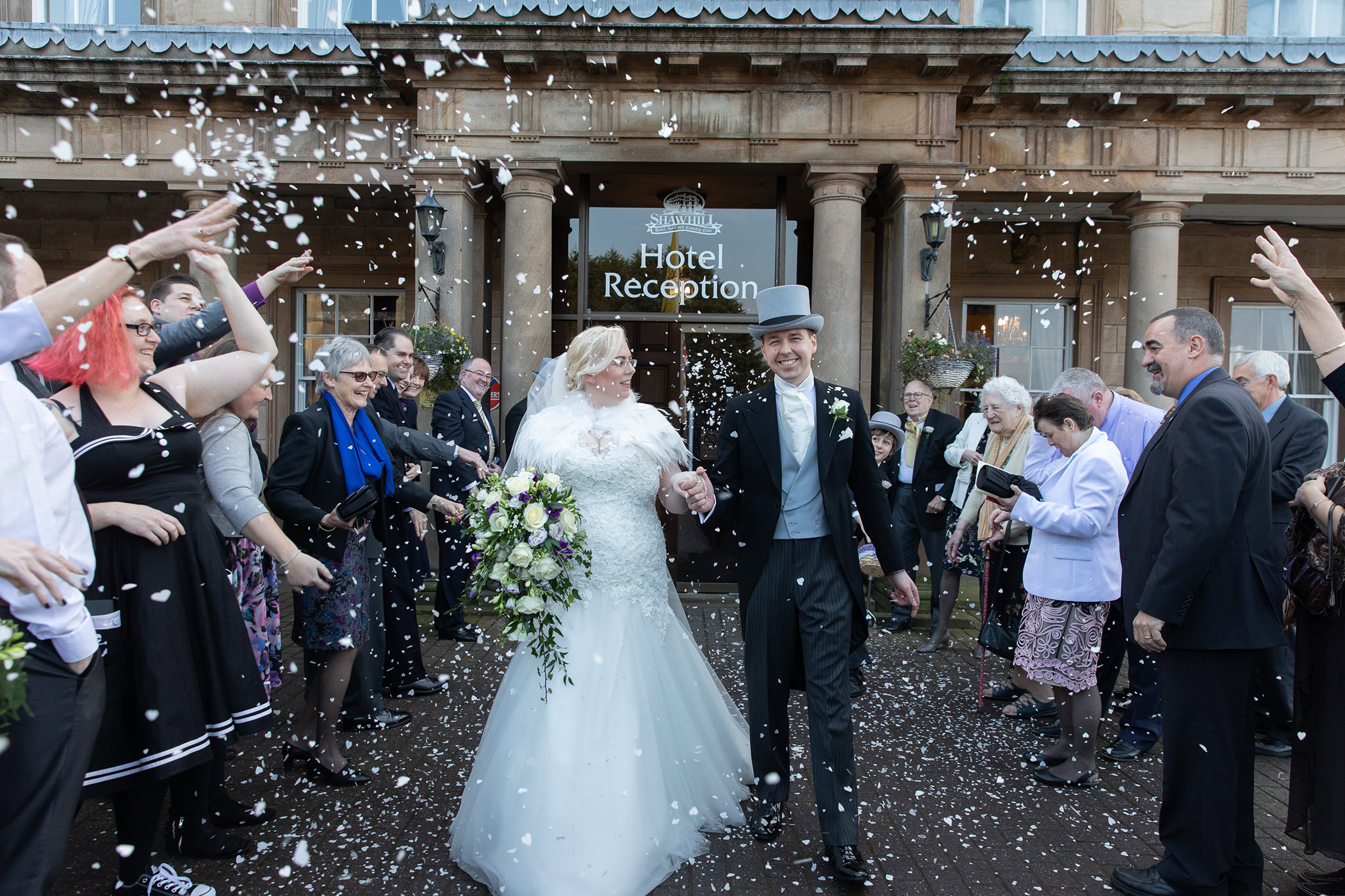 the confetti throwing