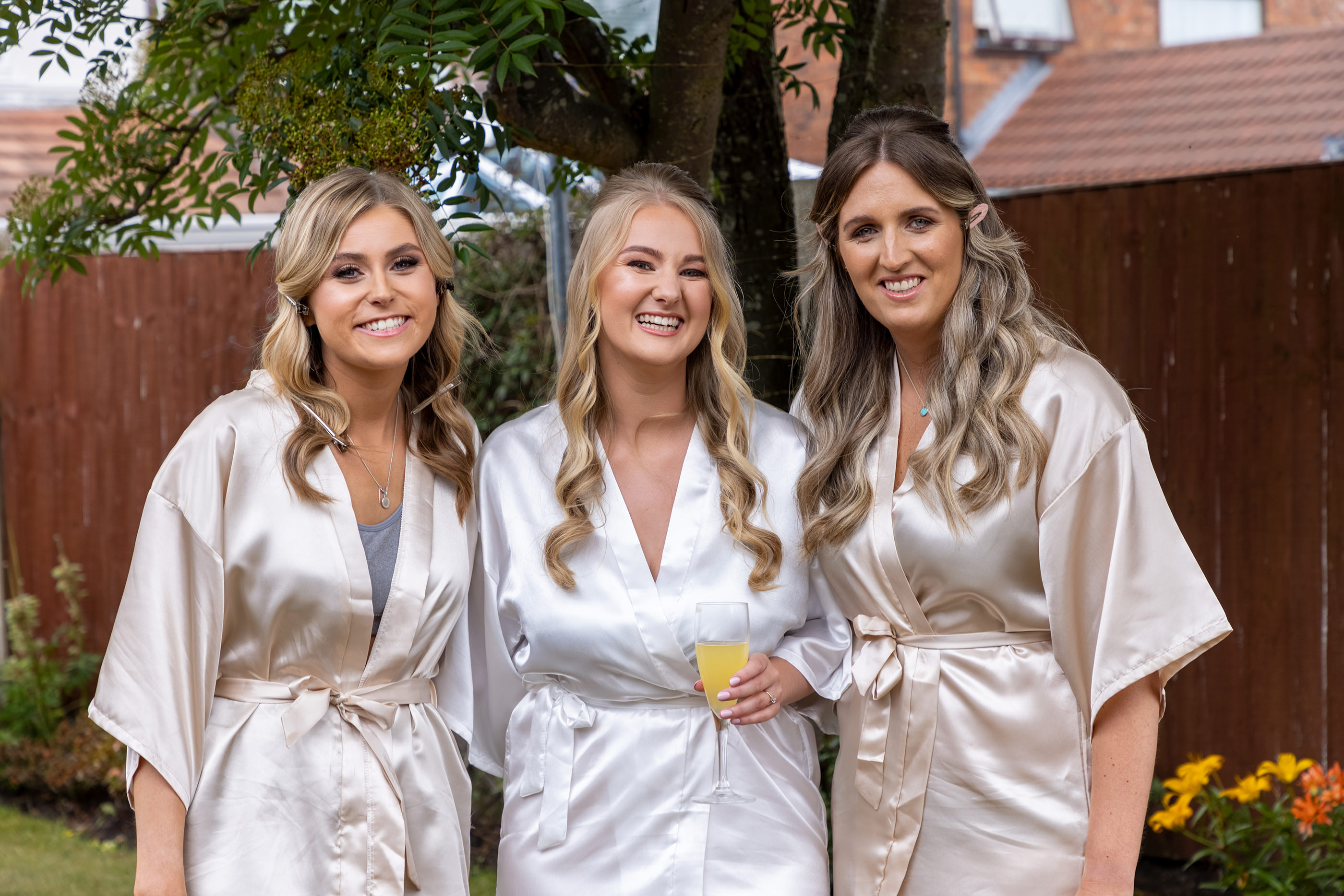 the bride and her bridesmaids