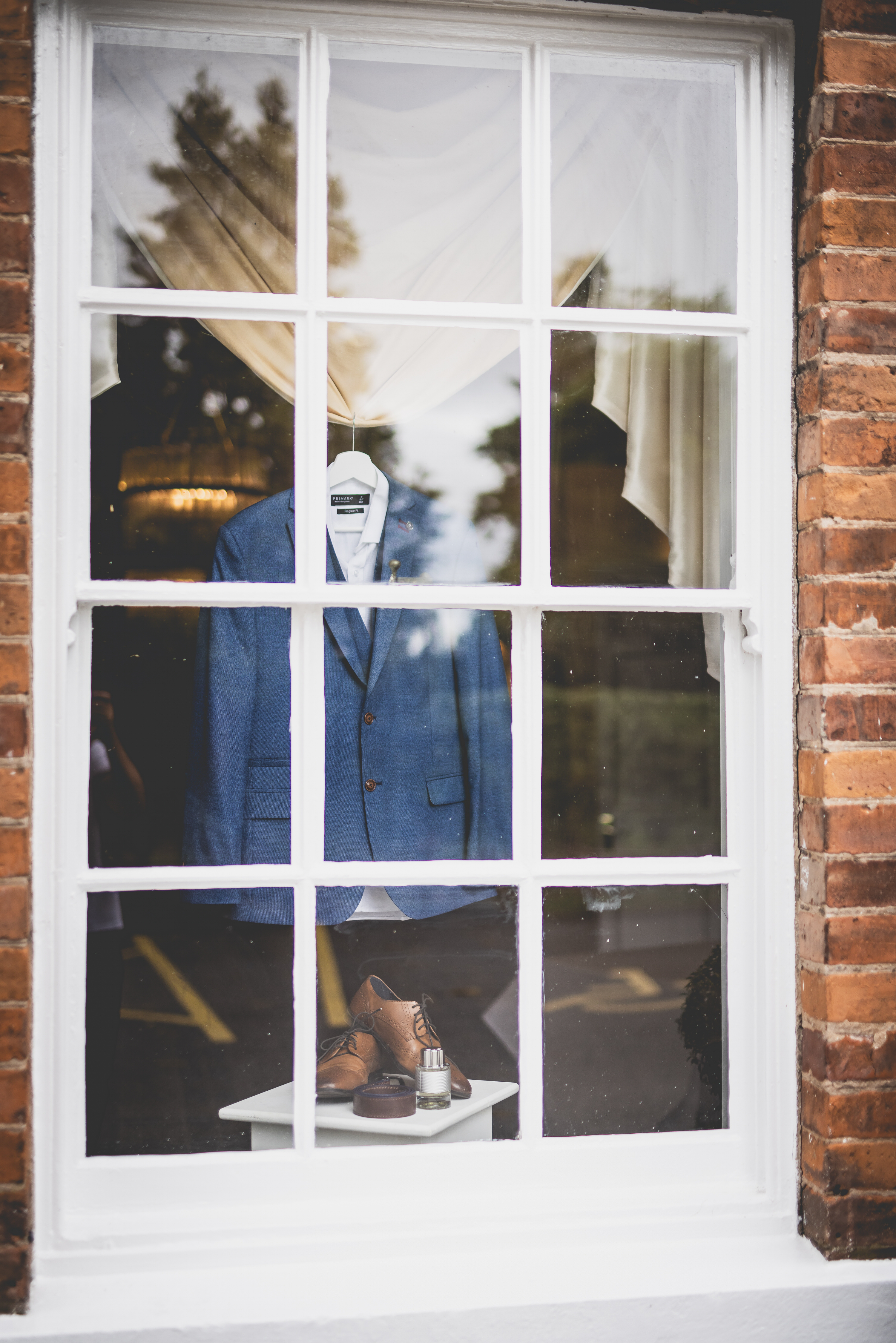 The grooms suit and shoes 