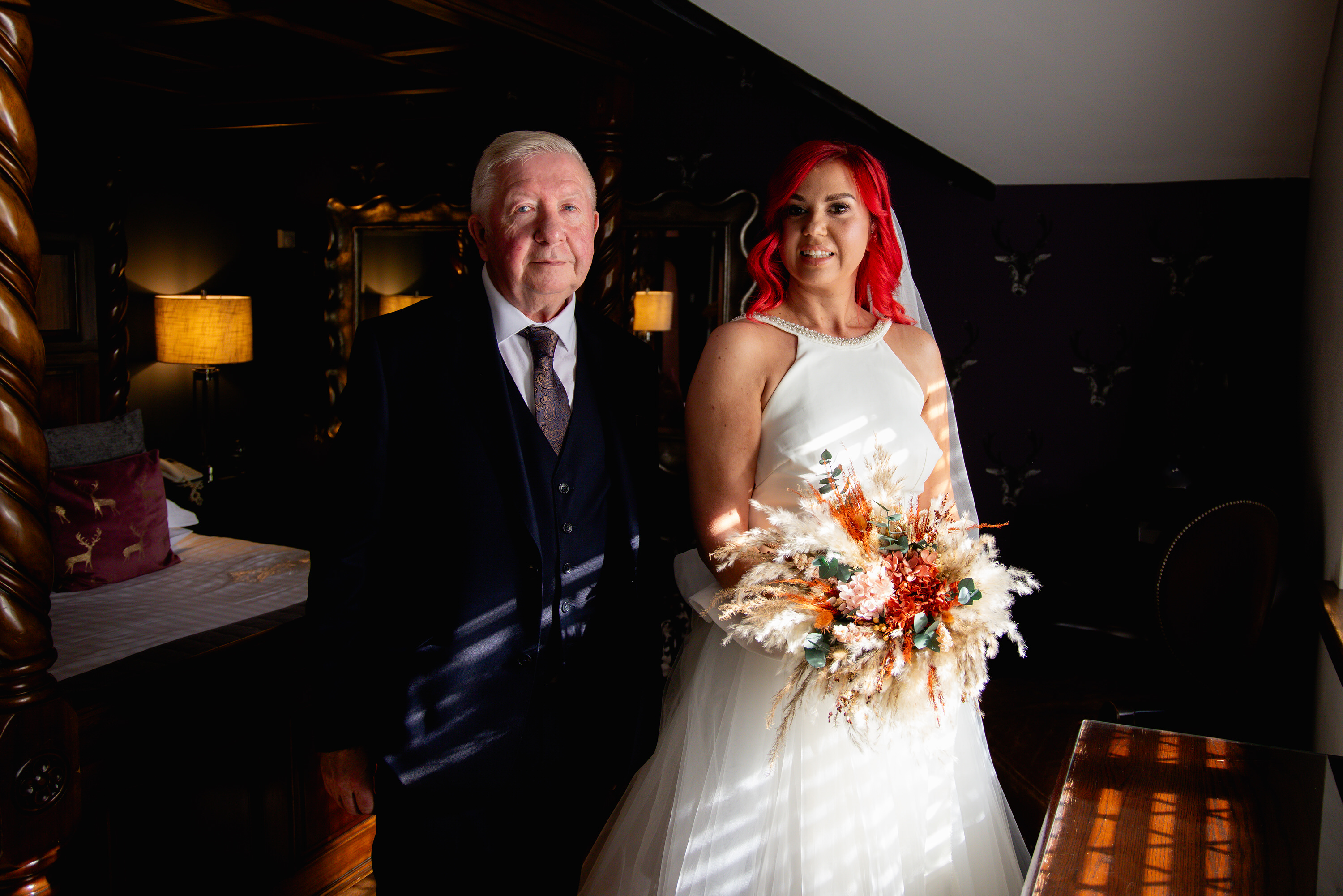 The bride and her father ready for the wedding 