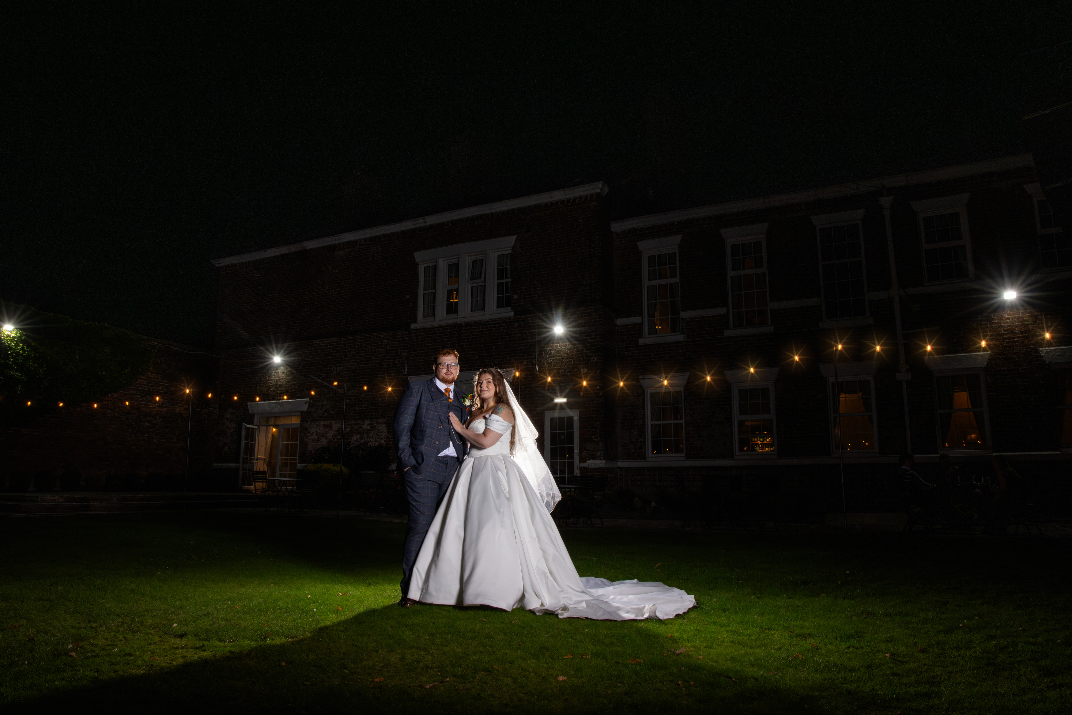 wedding photos on the lawn at Singleton Lodge
